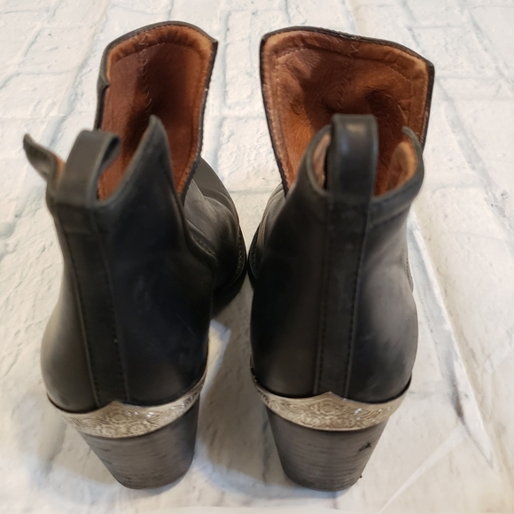 Jeffrey Campbell Black Cromwell Booties size 7 - Picture 5 of 15